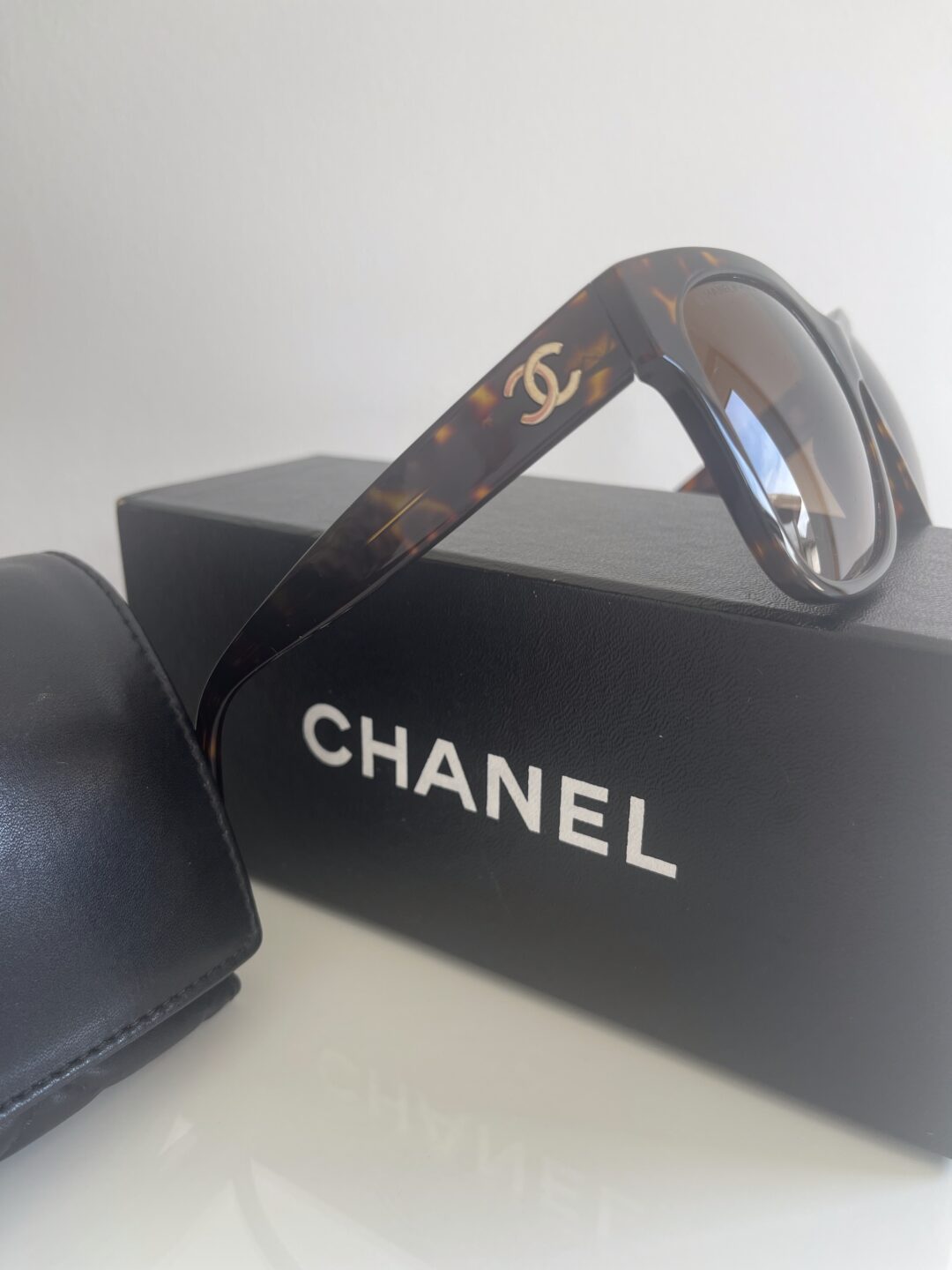 Chanel Brown Tortoise Shell Sunglasses (RRP £630) - Image 3